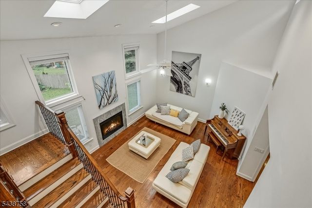 19 Erskine Dr, Morristown Town, NJ 07960