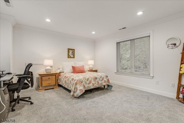 19 Erskine Dr, Morristown Town, NJ 07960
