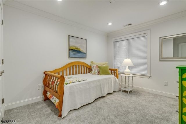 19 Erskine Dr, Morristown Town, NJ 07960