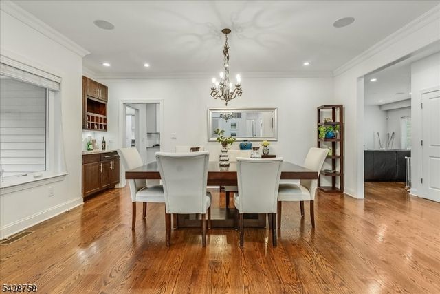 19 Erskine Dr, Morristown Town, NJ 07960