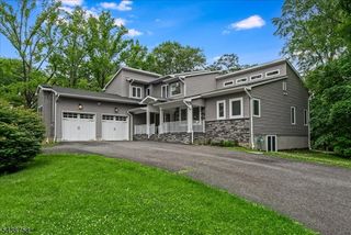 19 Erskine Dr, Morristown Town, NJ 07960