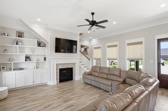 5842 WEEPING WILLOW Drive, Lake Charles, LA 70605