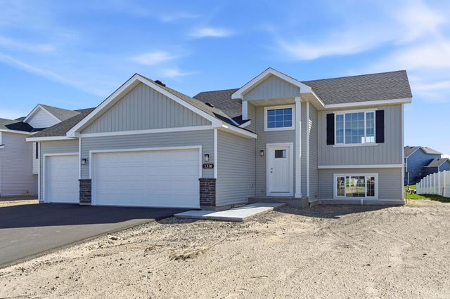1316 Woods Road NE, Isanti, MN 55040