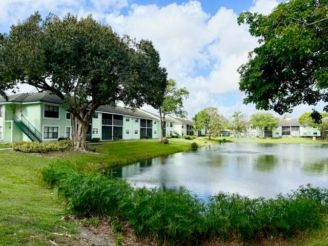 8749 NW 39th Street, Sunrise, FL 33351