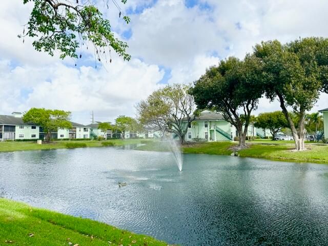 8749 NW 39th Street, Sunrise, FL 33351