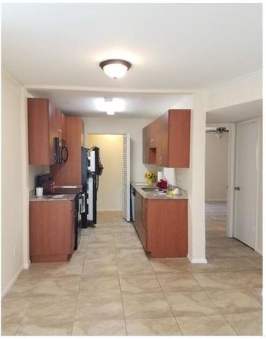 8749 NW 39th Street, Sunrise, FL 33351