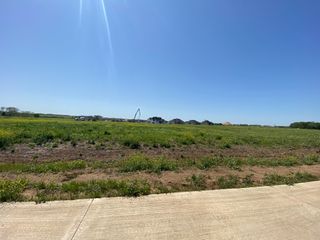 000 Creamer Court, Waxahachie, TX 75167
