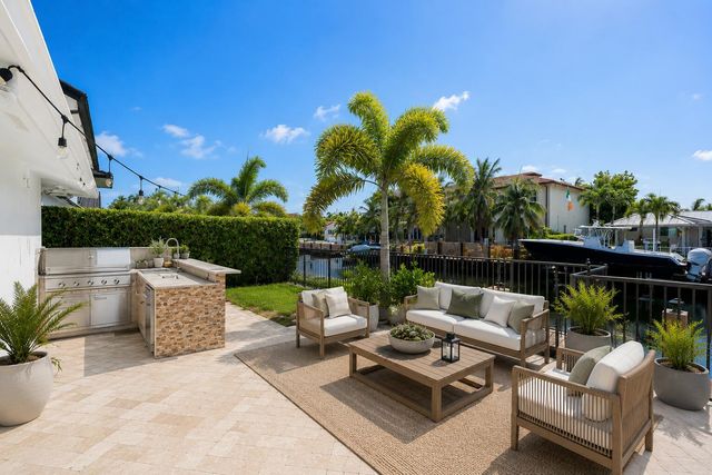 4230 NE 24th Avenue, Lighthouse Point, FL 33064