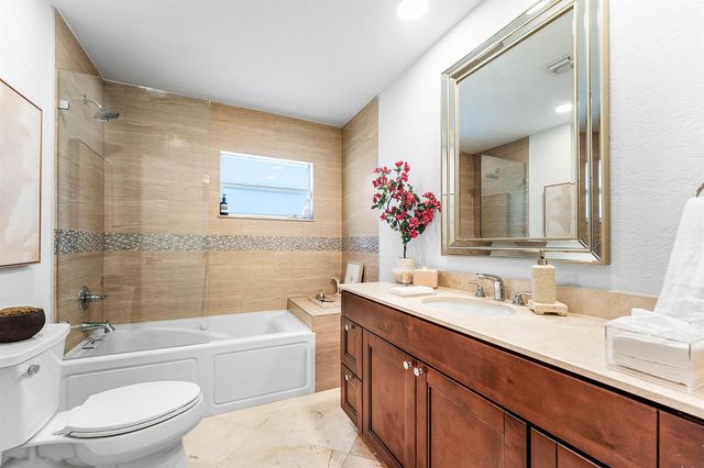4230 NE 24th Avenue, Lighthouse Point, FL 33064