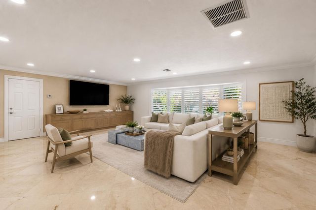 4230 NE 24th Avenue, Lighthouse Point, FL 33064