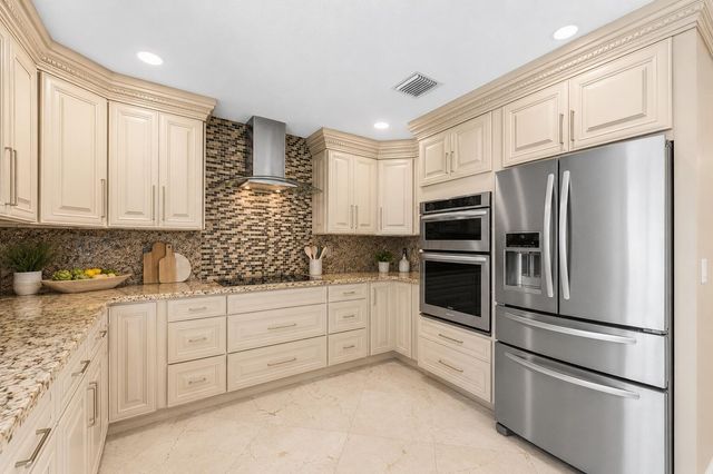 4230 NE 24th Avenue, Lighthouse Point, FL 33064
