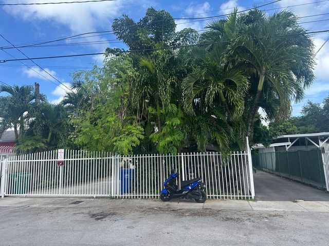 675 NW 34th Street, Miami, FL 33127