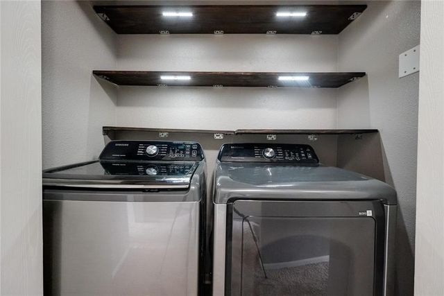 5833 Plantation Lane 199B, Lee's Summit, MO 64064