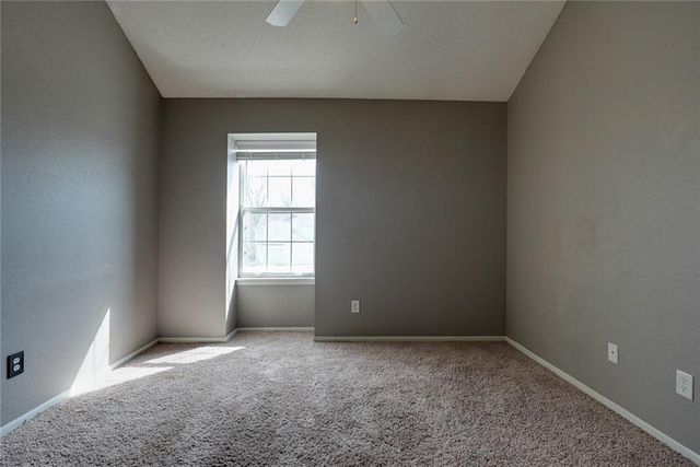 5833 Plantation Lane 199B, Lee's Summit, MO 64064