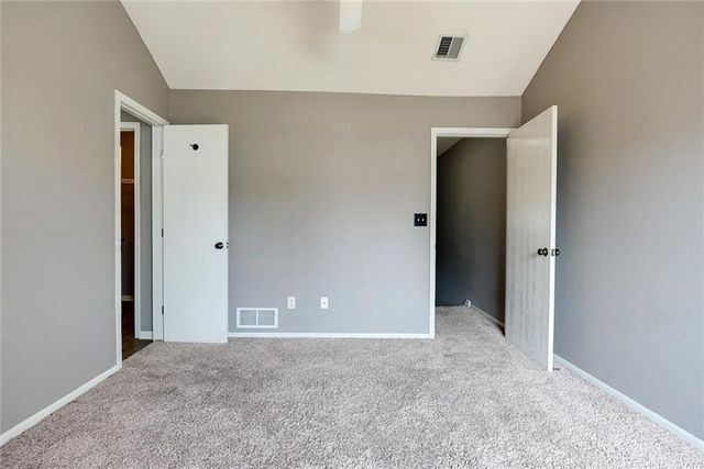 5833 Plantation Lane 199B, Lee's Summit, MO 64064