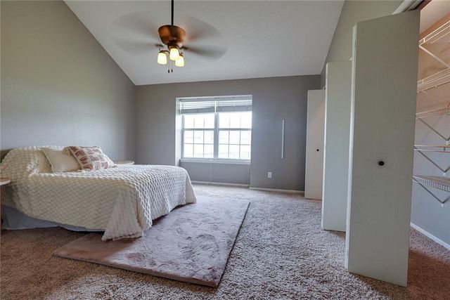 5833 Plantation Lane 199B, Lee's Summit, MO 64064