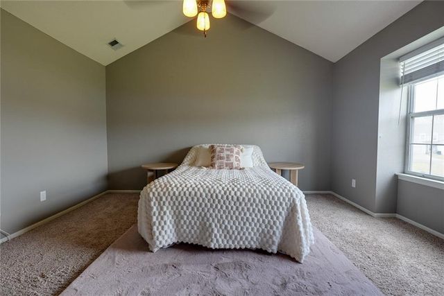 5833 Plantation Lane 199B, Lee's Summit, MO 64064