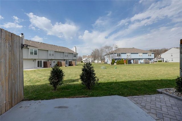 5833 Plantation Lane 199B, Lee's Summit, MO 64064