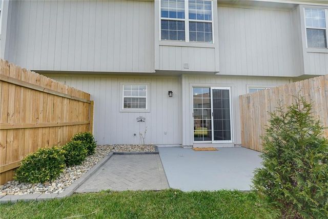 5833 Plantation Lane 199B, Lee's Summit, MO 64064