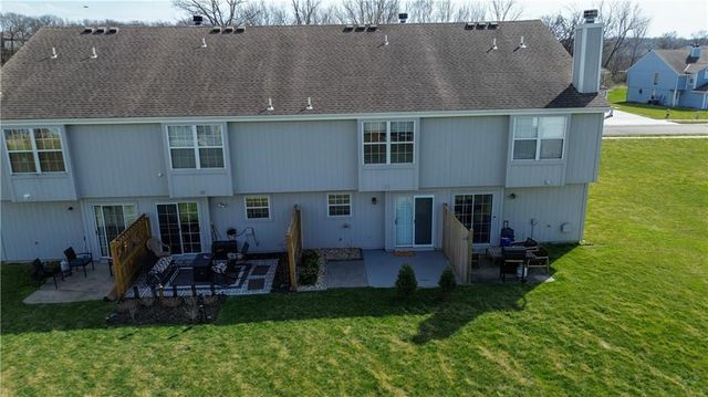 5833 Plantation Lane 199B, Lee's Summit, MO 64064