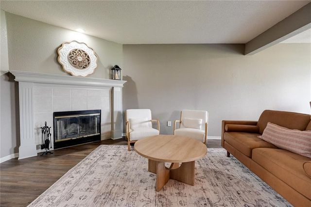 5833 Plantation Lane 199B, Lee's Summit, MO 64064