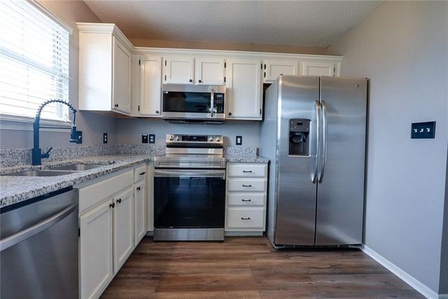 5833 Plantation Lane 199B, Lee's Summit, MO 64064