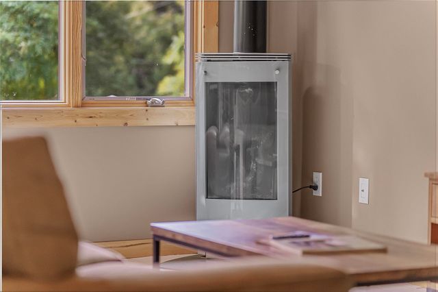 525 E Oak, Leland, MI 49654