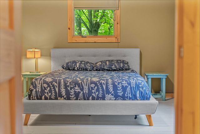 525 E Oak, Leland, MI 49654