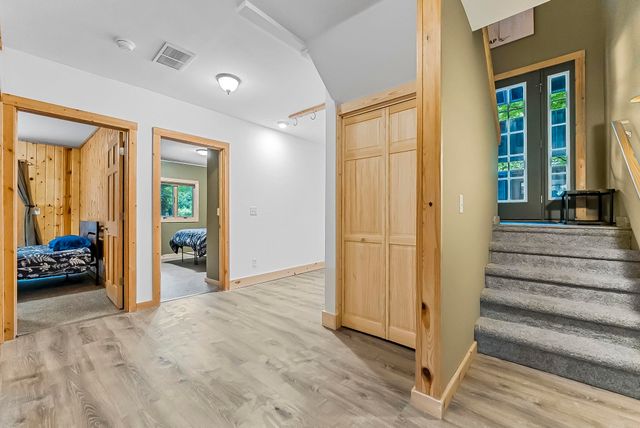 525 E Oak, Leland, MI 49654