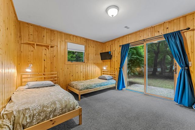 525 E Oak, Leland, MI 49654