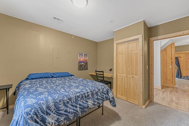 525 E Oak, Leland, MI 49654