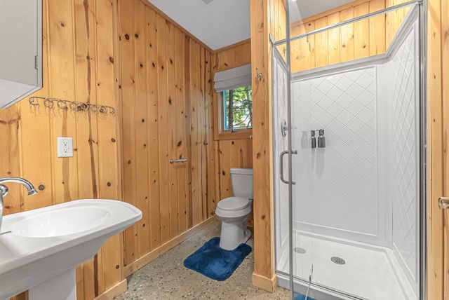 525 E Oak, Leland, MI 49654