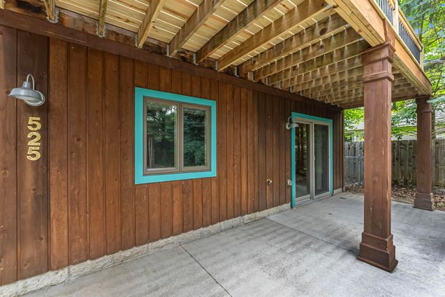 525 E Oak, Leland, MI 49654