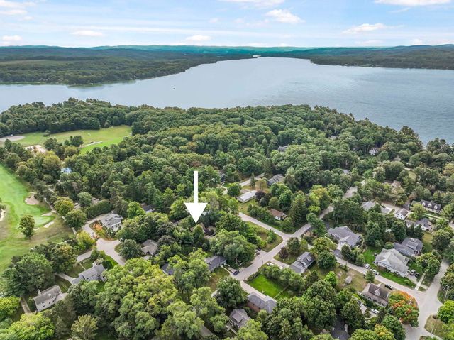 525 E Oak, Leland, MI 49654