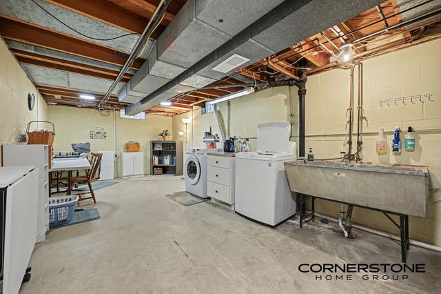 874 Beechwood Street NE, Grand Rapids, MI 49505