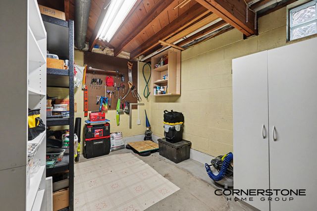 874 Beechwood Street NE, Grand Rapids, MI 49505