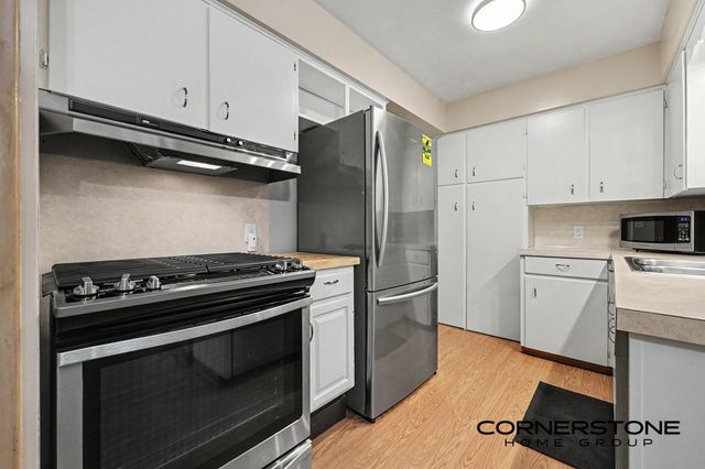 874 Beechwood Street NE, Grand Rapids, MI 49505