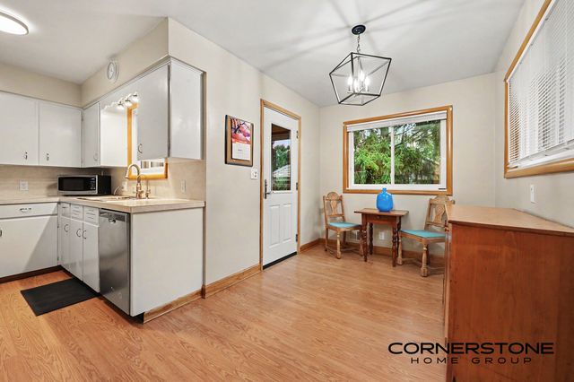 874 Beechwood Street NE, Grand Rapids, MI 49505
