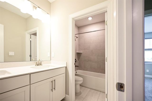 3806 SAVANNA PALMS COURT, Lakewood Ranch, FL 34211