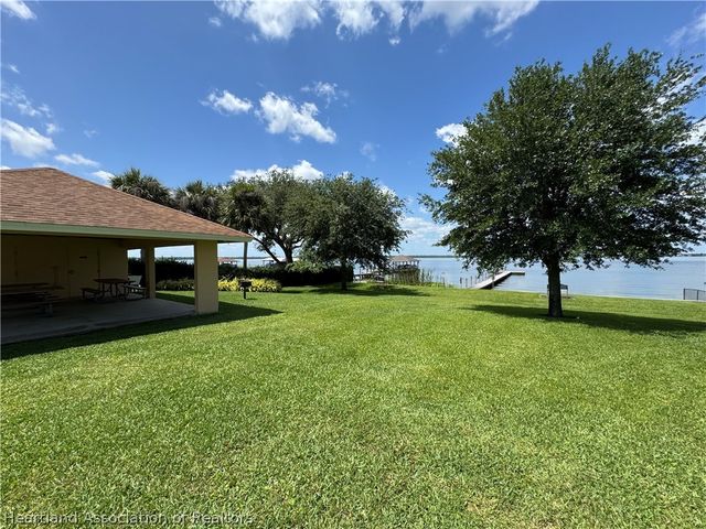 551 Sunset Pointe Drive, Lake Placid, FL 33852