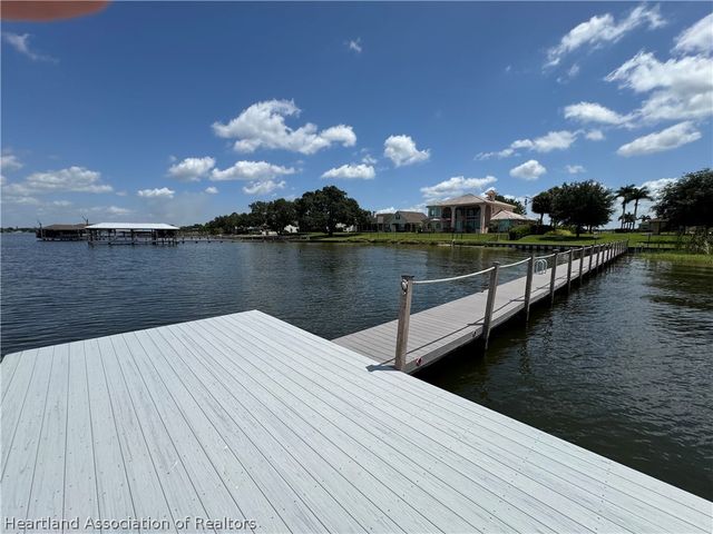 551 Sunset Pointe Drive, Lake Placid, FL 33852