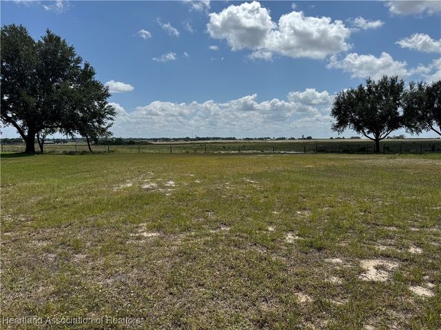 551 Sunset Pointe Drive, Lake Placid, FL 33852