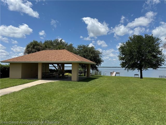551 Sunset Pointe Drive, Lake Placid, FL 33852