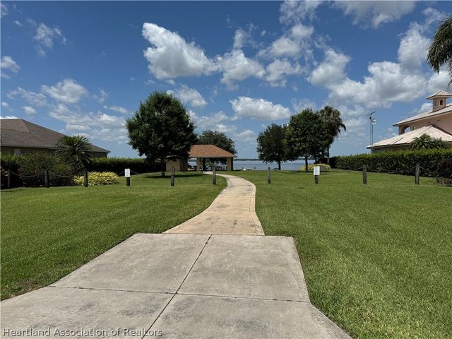 551 Sunset Pointe Drive, Lake Placid, FL 33852