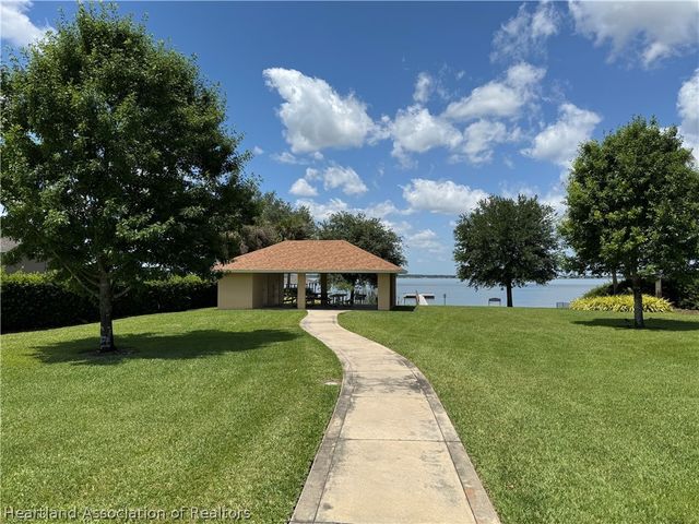 551 Sunset Pointe Drive, Lake Placid, FL 33852