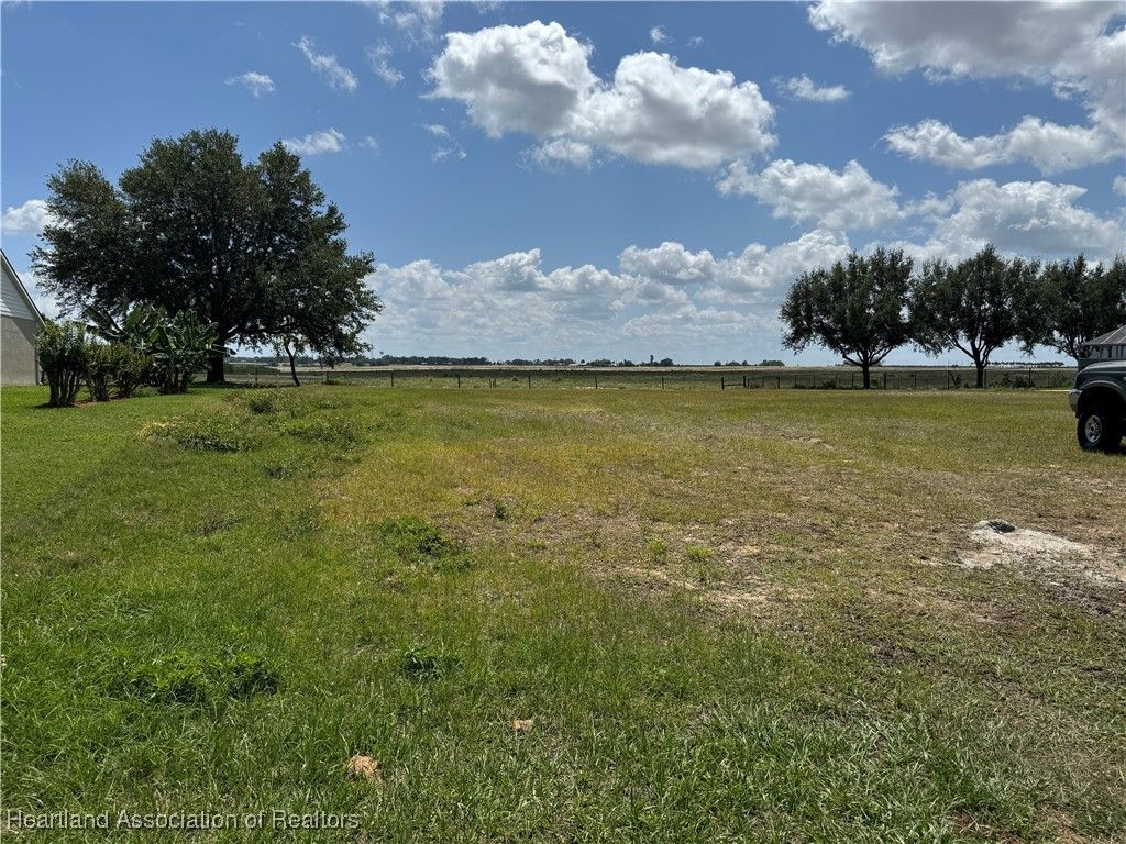 551 Sunset Pointe Drive, Lake Placid, FL 33852