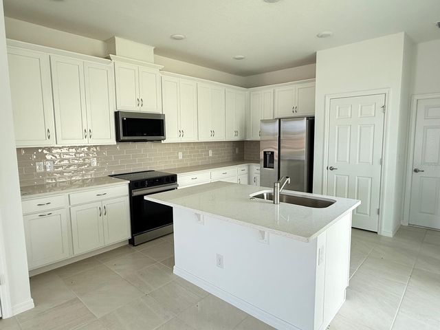 498 WINSOME ALLEY, Groveland, FL 34736