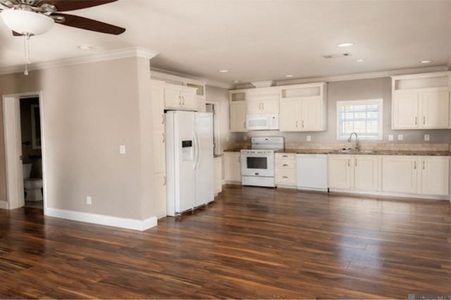 111 West, Baton Rouge, LA 70806