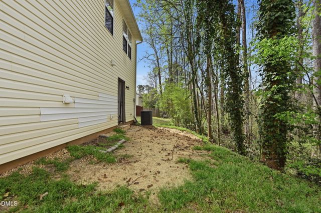 2826 Herndon Village Way, Raleigh, NC 27610