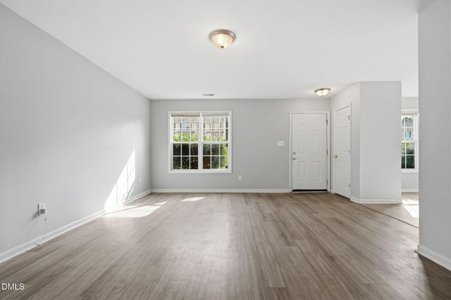 2826 Herndon Village Way, Raleigh, NC 27610